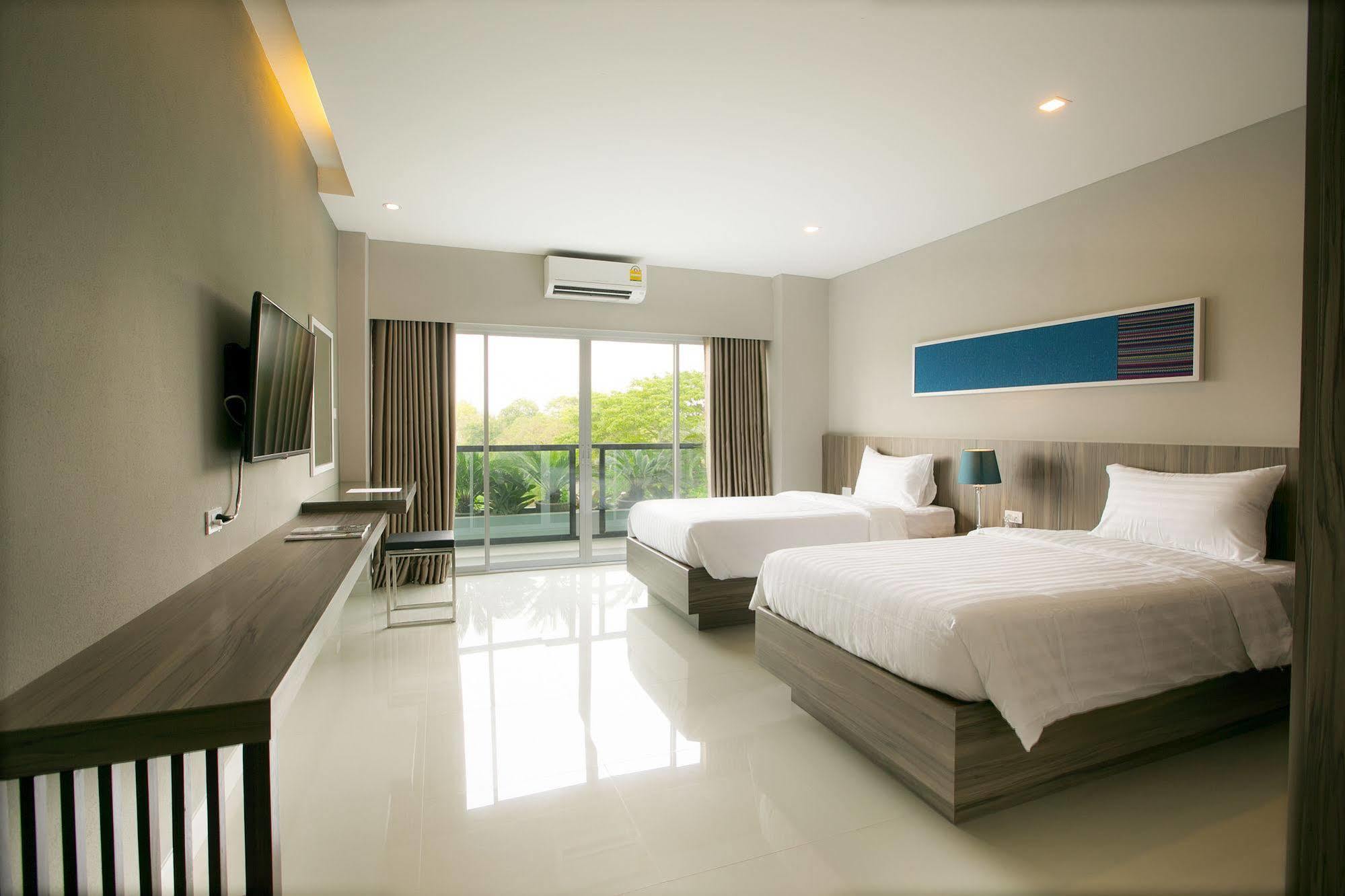 V Hotel Ubon Ratchathani Exterior foto